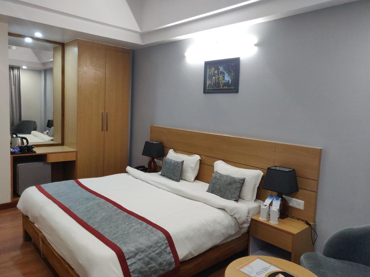 Hotel Sarvin Lucknow Exterior photo