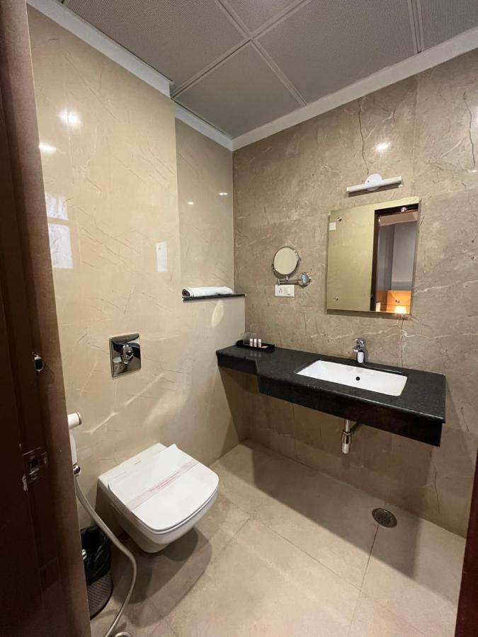 Hotel Sarvin Lucknow Exterior photo