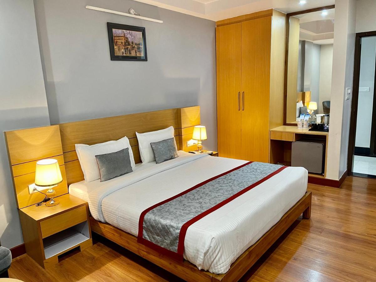 Hotel Sarvin Lucknow Exterior photo