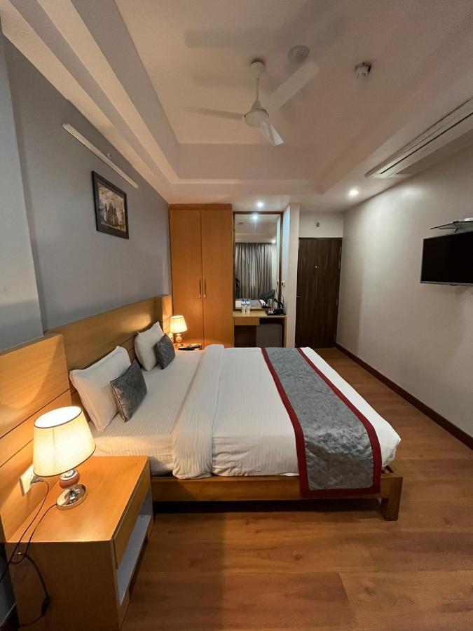 Hotel Sarvin Lucknow Exterior photo